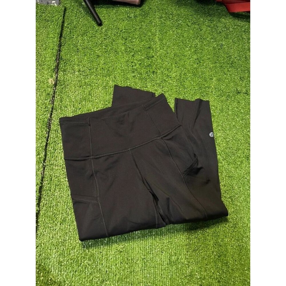 Black lululemon leggings